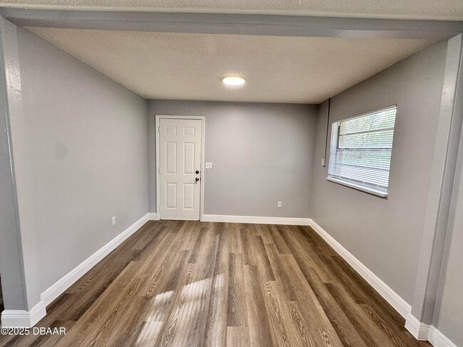 Building Photo - 704 Boston Ct