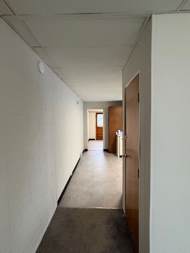 Building Photo - NORWOOD- Cute 2 bedroom 1.5 baths with fenced yard