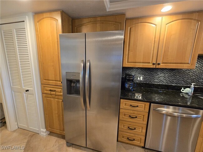 Building Photo - 7119 Lakeridge View Court