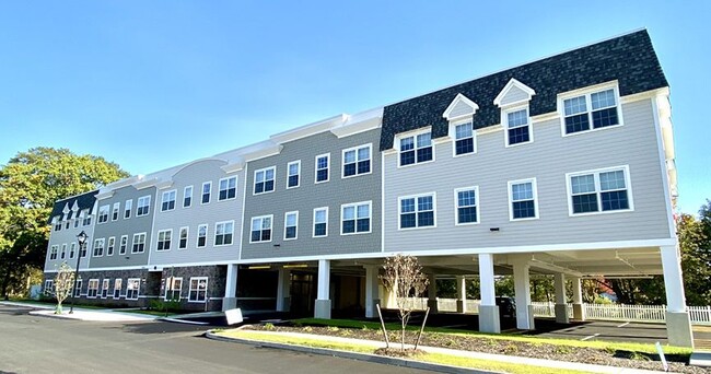 Building Photo - Baypointe at Keyport Apartments