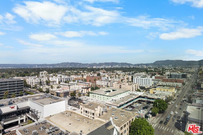 Building Photo - 3785 Wilshire Blvd