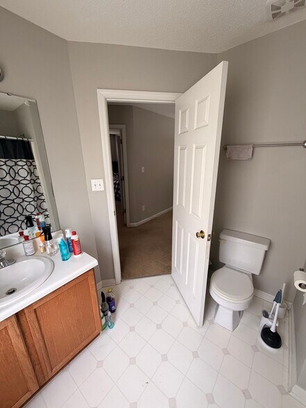 Building Photo - 2437 Appalachian Drive