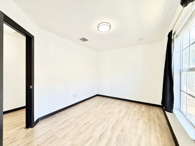 Building Photo - 4978 White Sanderling Ct