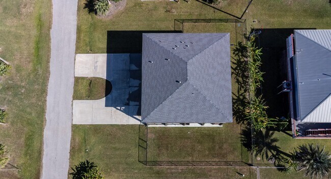 Building Photo - 16511 John Davis Rd