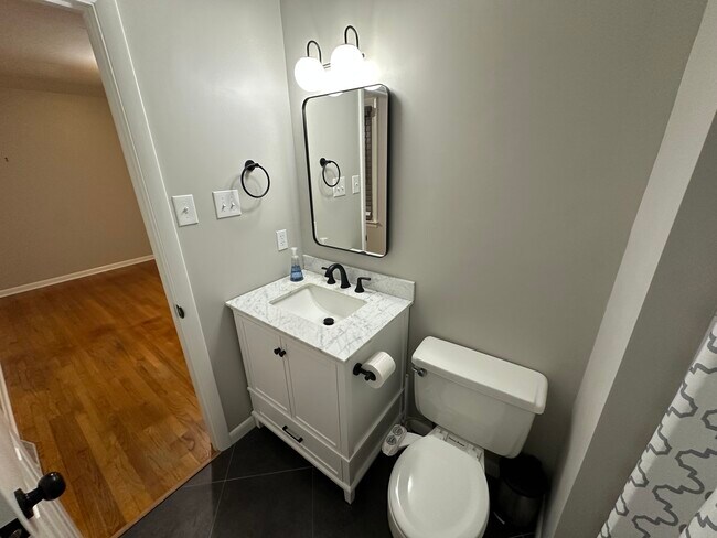 Building Photo - 500 Peachwood Pl