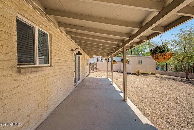Building Photo - 29 E Foothill Dr