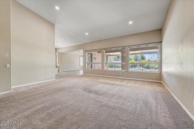 Building Photo - 13383 W Alvarado Dr