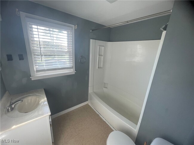 Building Photo - 415 Old Colliers Way