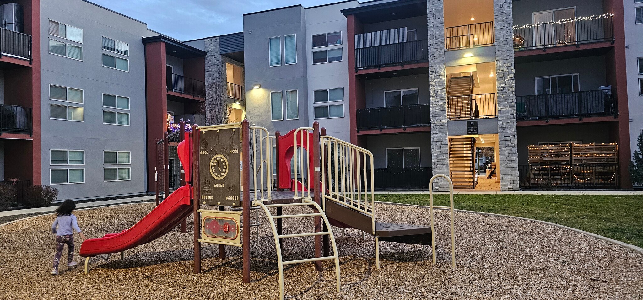 Building Photo - 875 S Depot St