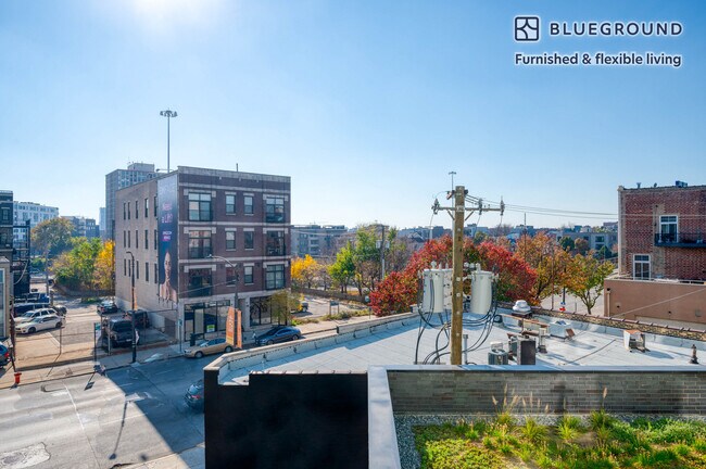 Building Photo - 1122 W Chicago Ave