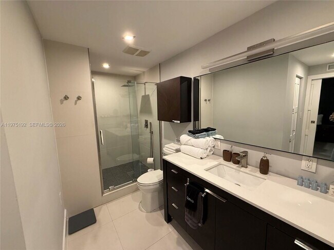 Building Photo - 4850 SW 4th St