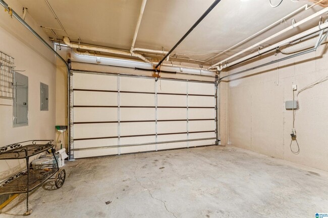 Building Photo - 2005 Lake Heather Dr