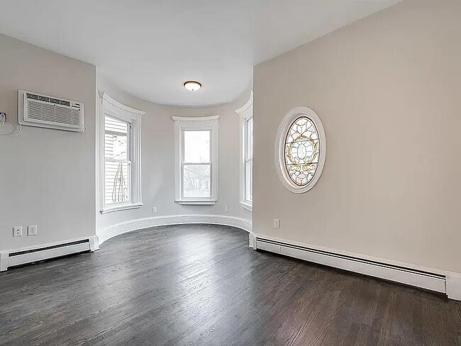 Building Photo - 486 Bramhall Ave