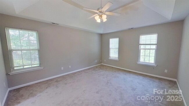 Building Photo - 12111 Carolina Oak Cir