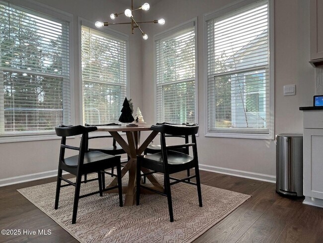 Building Photo - 742 Carnegie court