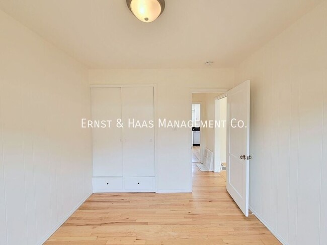 Building Photo - 3102 Ocana Ave