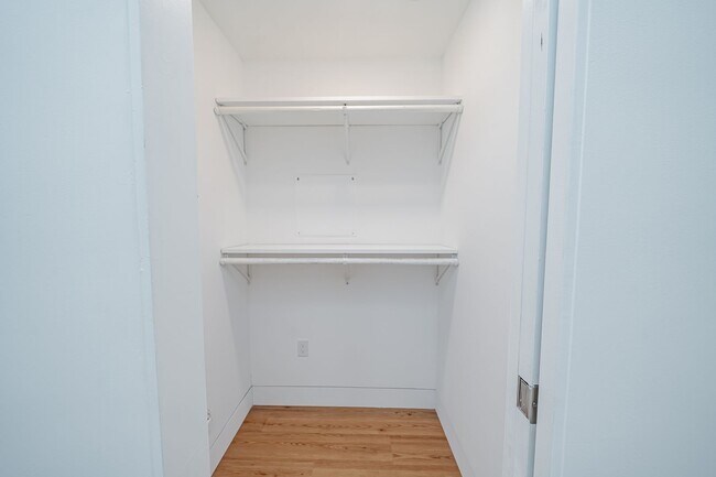 Building Photo - 848 32nd St