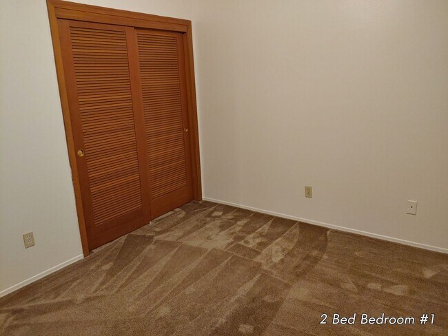 Building Photo - GREAT ground FLOOR pet FRIENDLY  apartment HOME in MT TABOR!