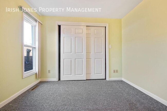 Building Photo - 32 Elmwood Ave