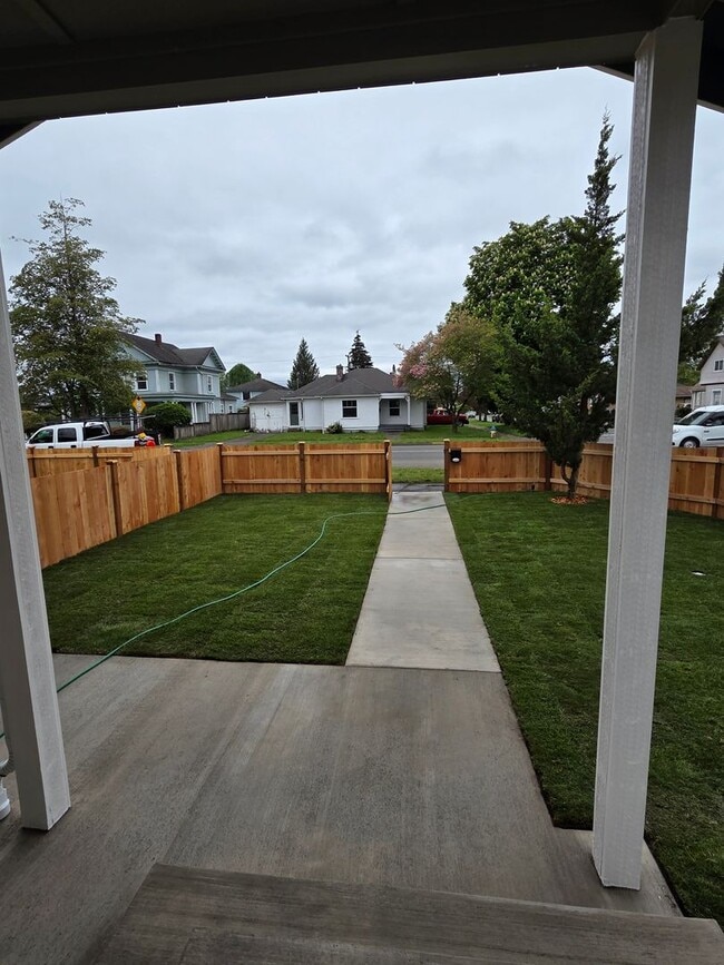 Building Photo - New Rental with Superior Features