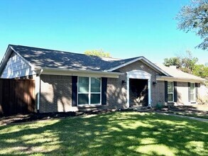 Building Photo - 1316 Seminole Dr