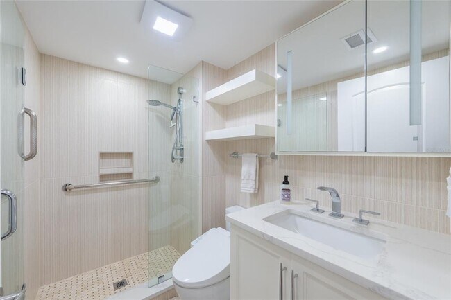 Building Photo - 770 S Palm Ave