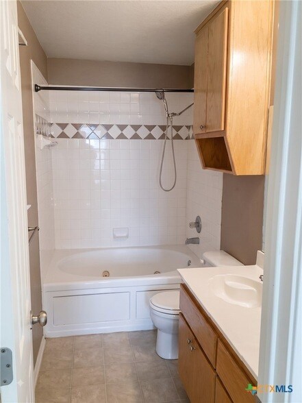 Building Photo - 306 Sumac Trail
