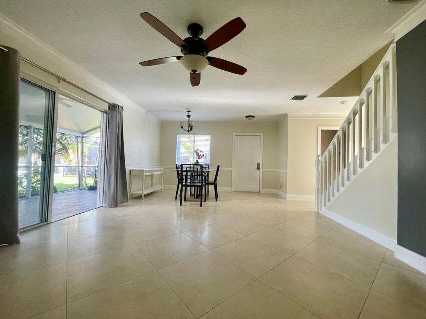 Building Photo - 1146 SW 44th Way