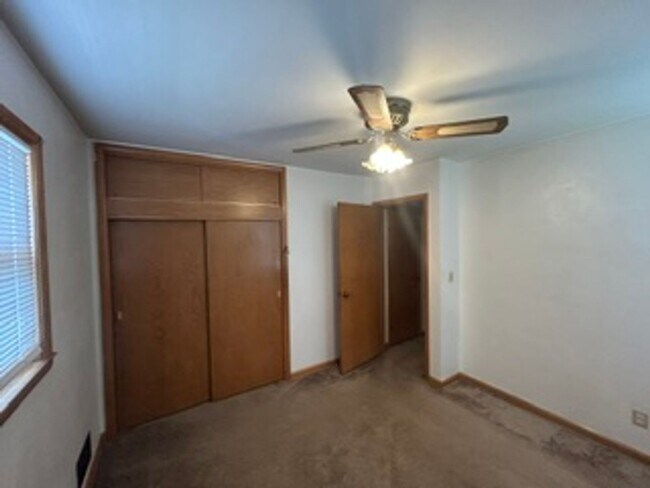 Building Photo - 22 S Randall Ave
