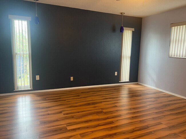 Building Photo - Lovely 2BR2BT South Venice home!