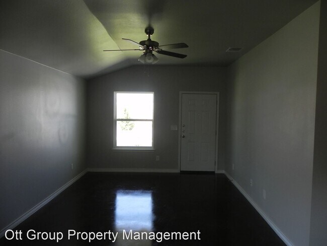 Building Photo - 208 Lowes Blvd