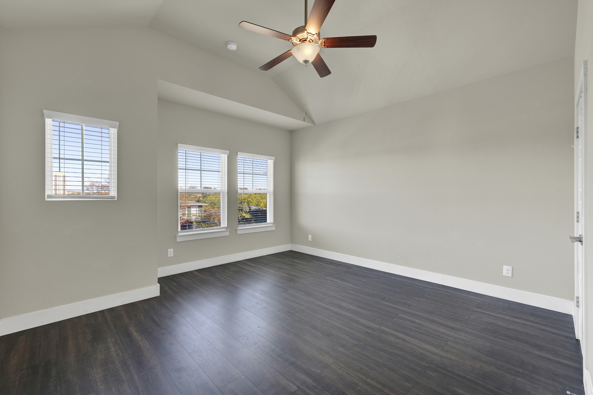 Master Bedroom - 412 Natalen Ave
