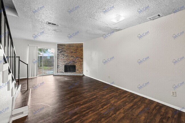 Building Photo - 2198 Aspen Dr