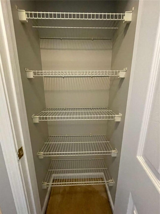 Building Photo - 2346 Delfern Dr NW