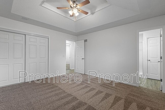 Building Photo - 5708 NW Raintree Ct