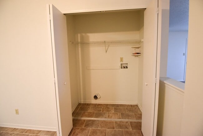 Building Photo - 3 Bedroom House with Garage in Greenfield