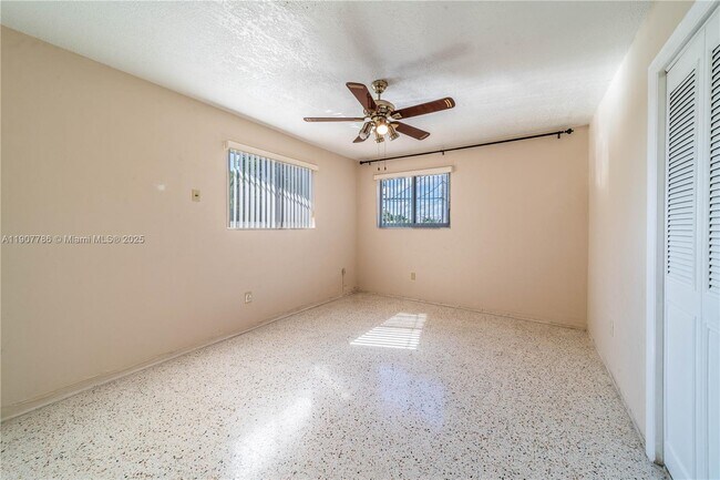 Building Photo - 23 NW 33rd Ave