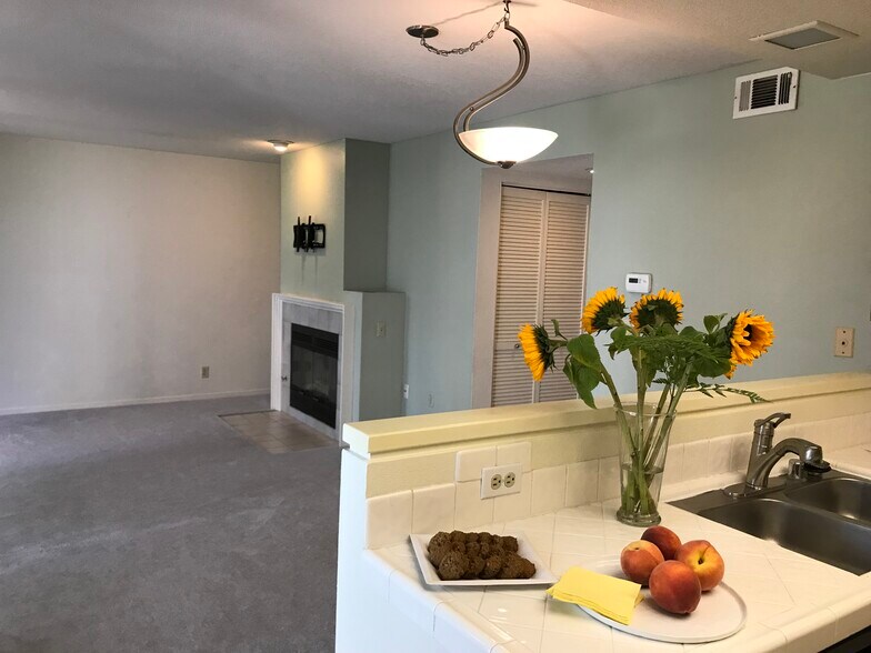 Building Photo - 826 Boardwalk Pl