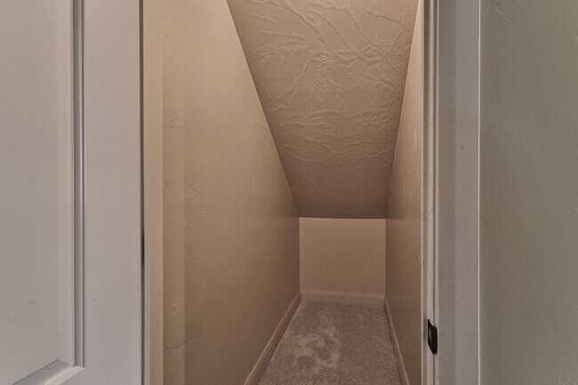 Building Photo - "Spacious 4-Bedroom Retreat with 3,584 Sq ...