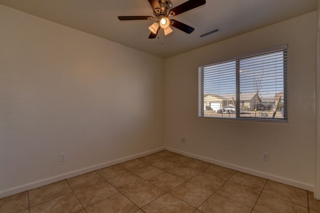 Building Photo - 3027 N Corrine Dr