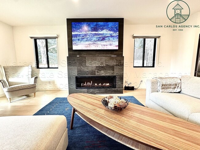 Building Photo - Newly Remodeled Four Bedroom Mission Field...