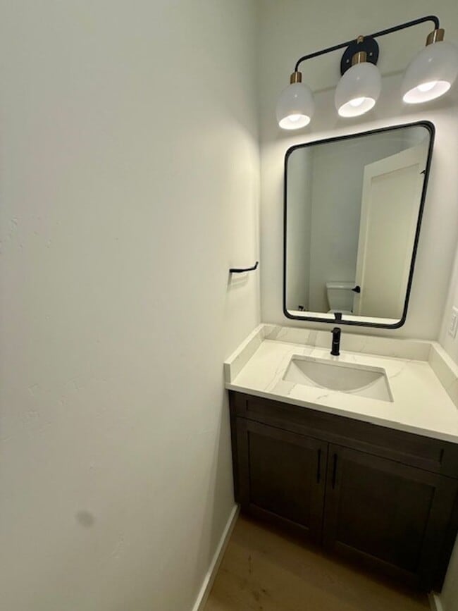 Building Photo - Single Family HOME with 3 Bedrooms 2 1/2 Bathrooms - Where Mountains meet you at upscale living!