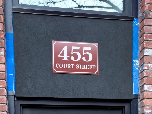 Primary Photo - NEWLY RENOVATED DOWNTOWN SALEM ONE BEDROOM