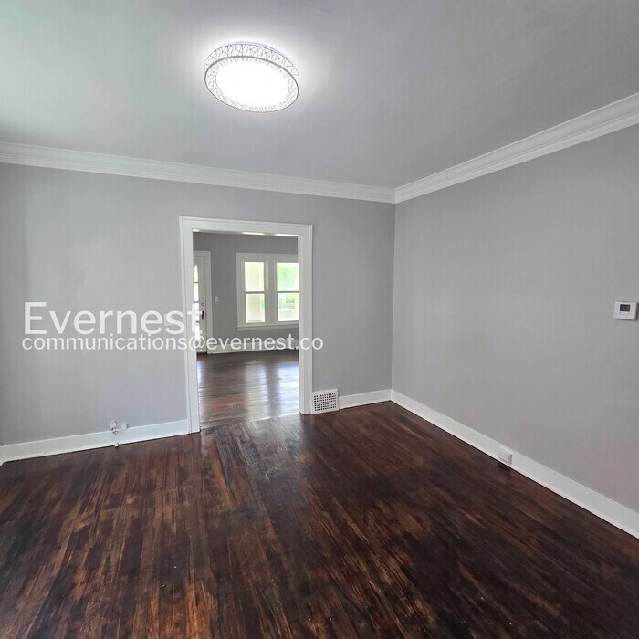 Building Photo - 3411 Beechwood Ave
