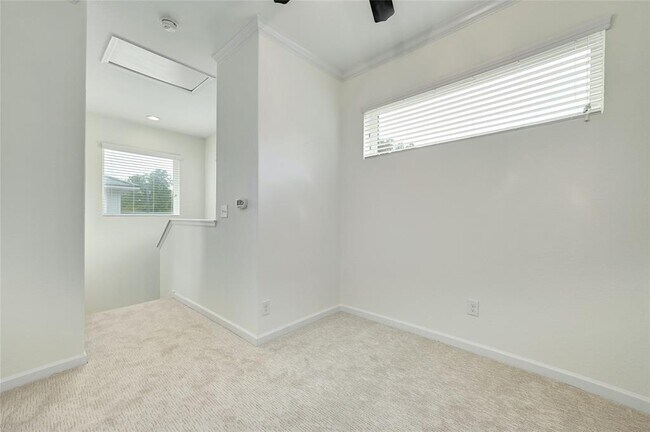 Building Photo - 4707 Rosedale Ave