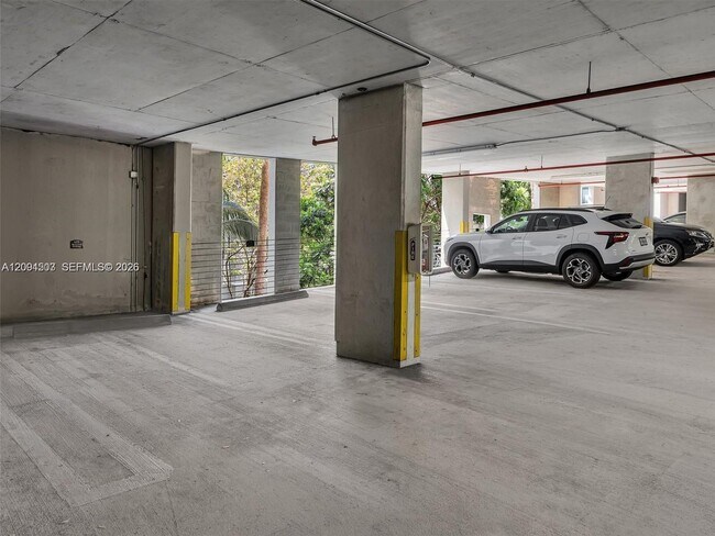 Building Photo - 6001 SW 70th St