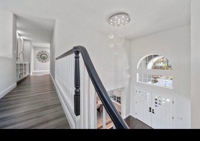 Building Photo - 1274 Sunrise Ridge Dr
