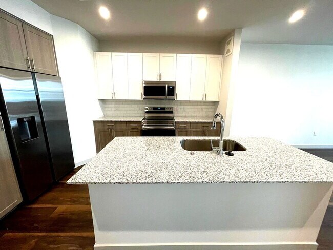 Building Photo - 15117 Fishtrap Bike Path