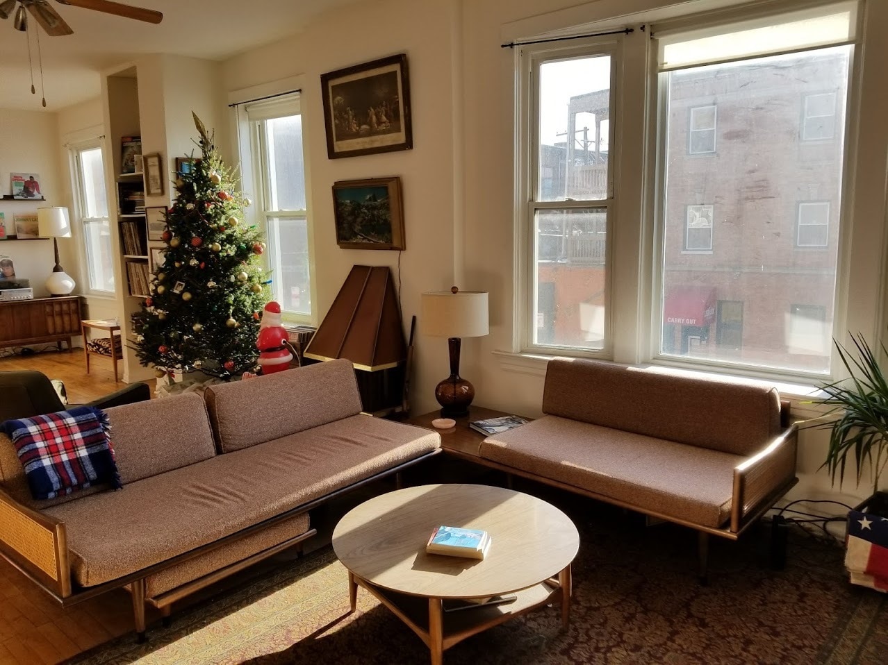 Building Photo - 2350 W Augusta Blvd