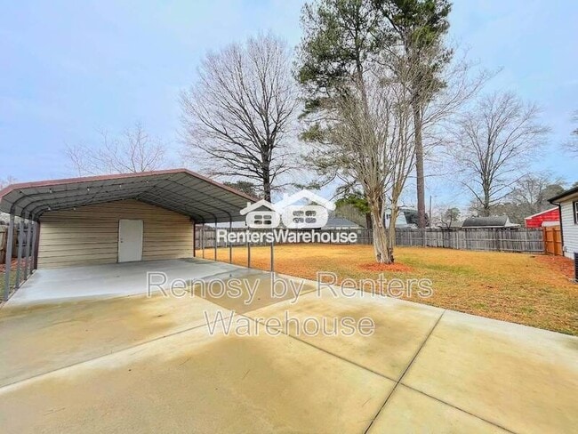 Building Photo - 528 Plantation Dr